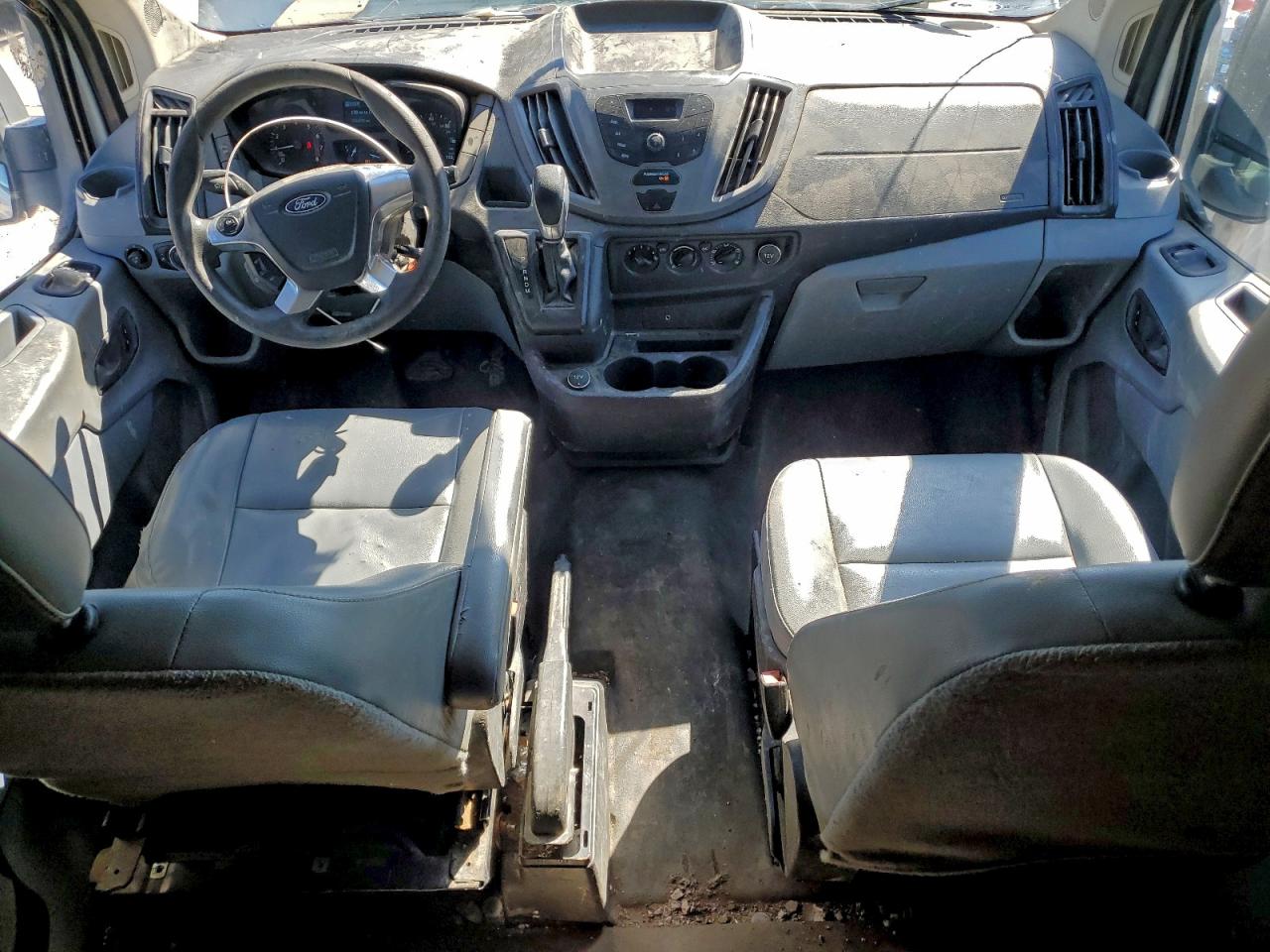 Ford Transit T-150 Image 11