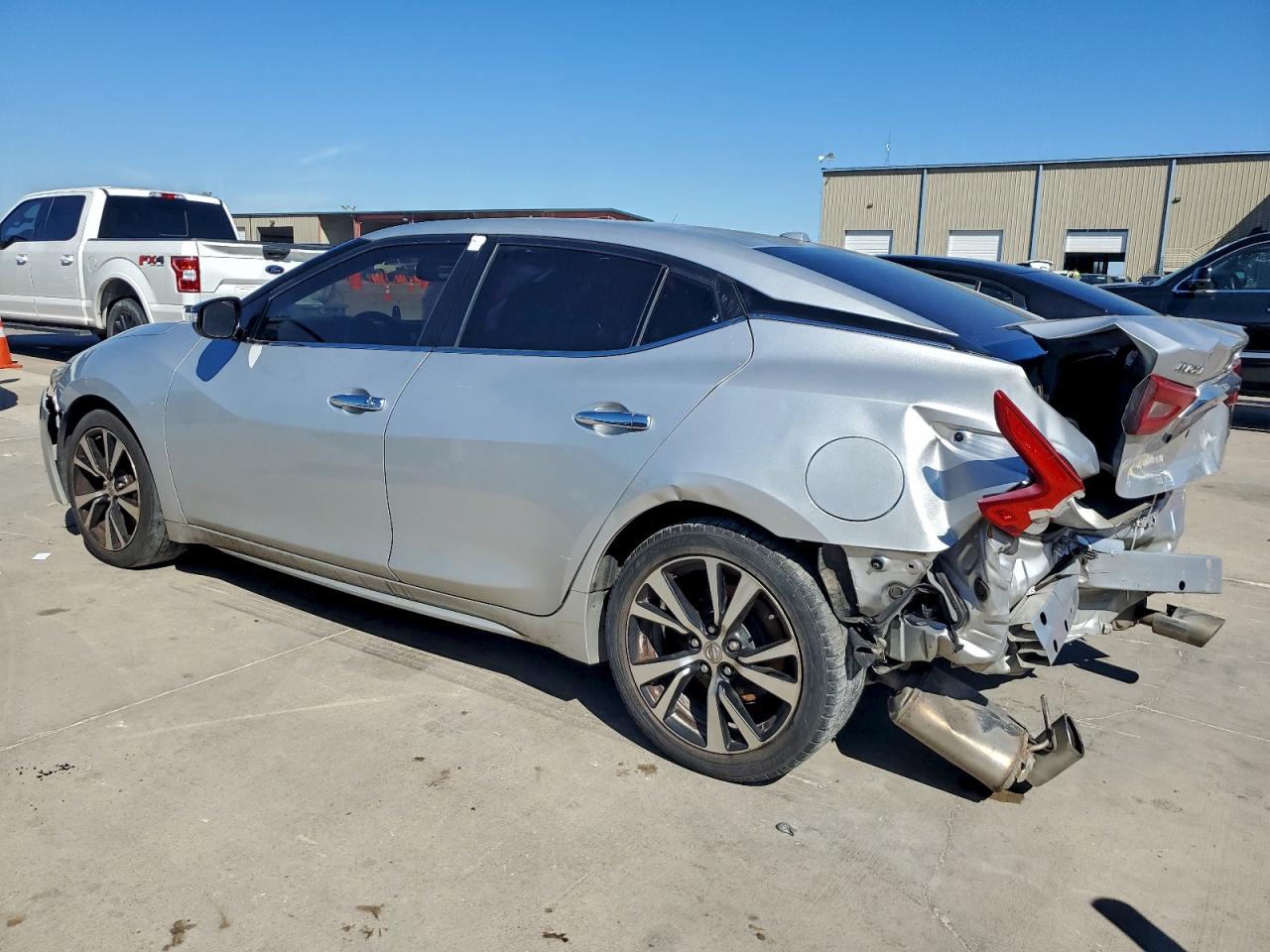 Nissan Maxima 3.5s Image 4