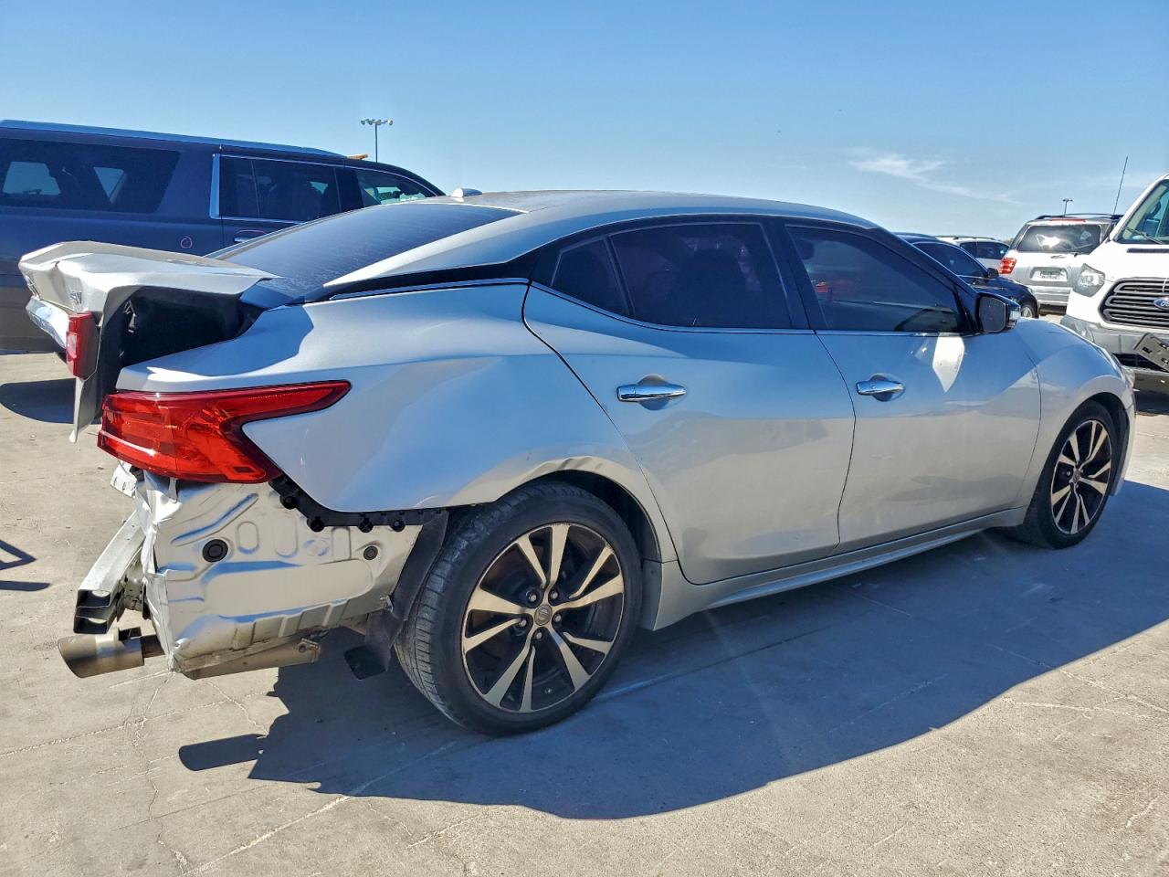 Nissan Maxima 3.5s Image 8