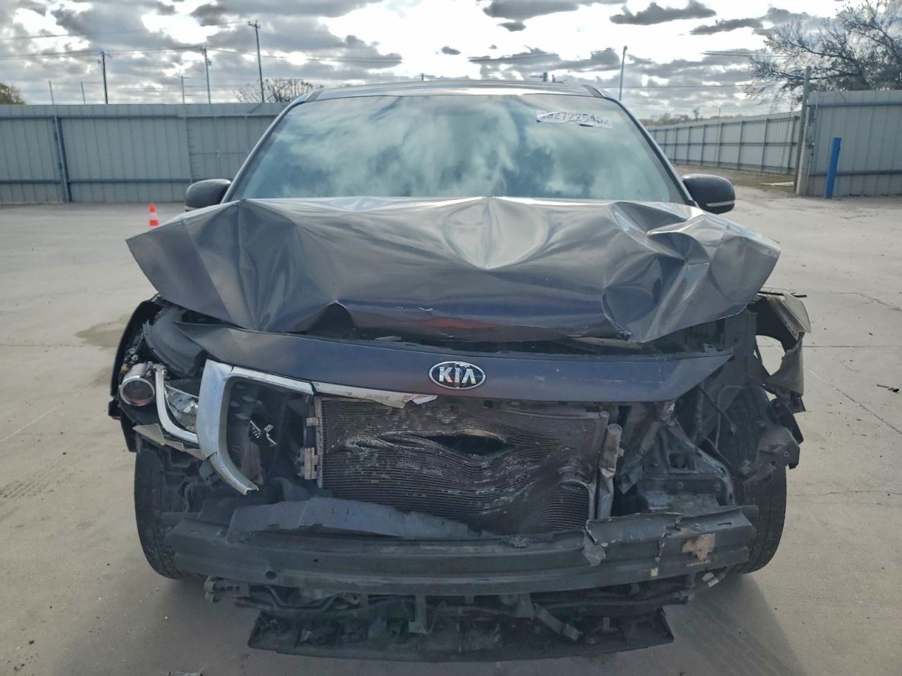 Kia Sedona Lx Image 4