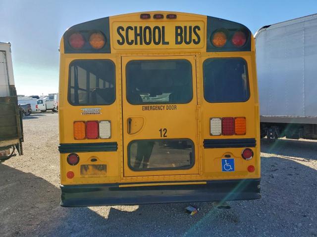 Chevrolet Express Image 2