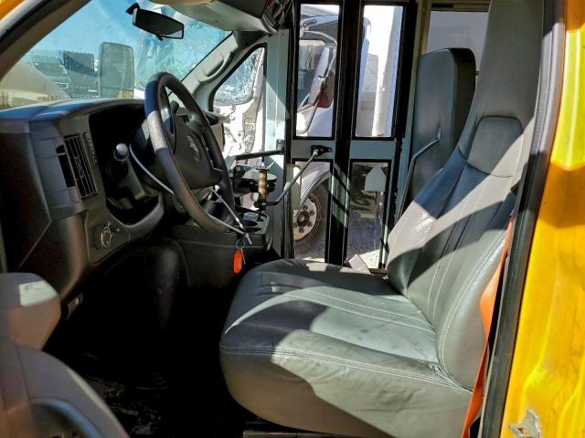 Chevrolet Express Image 5