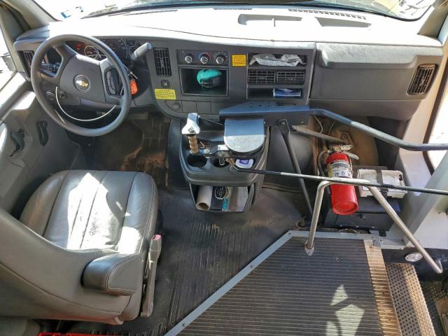 Chevrolet Express Image 8