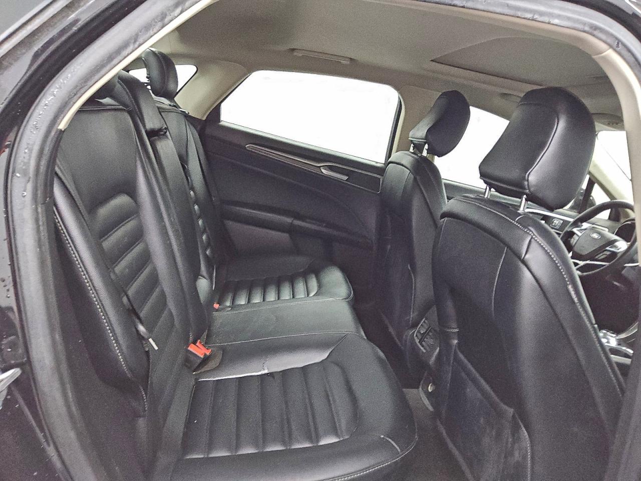 Ford Fusion Sel Image 2