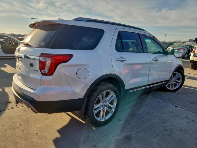 Ford Explorer Xlt Image 7