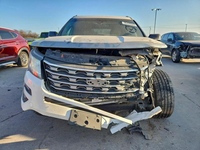 Ford Explorer Xlt Image 12