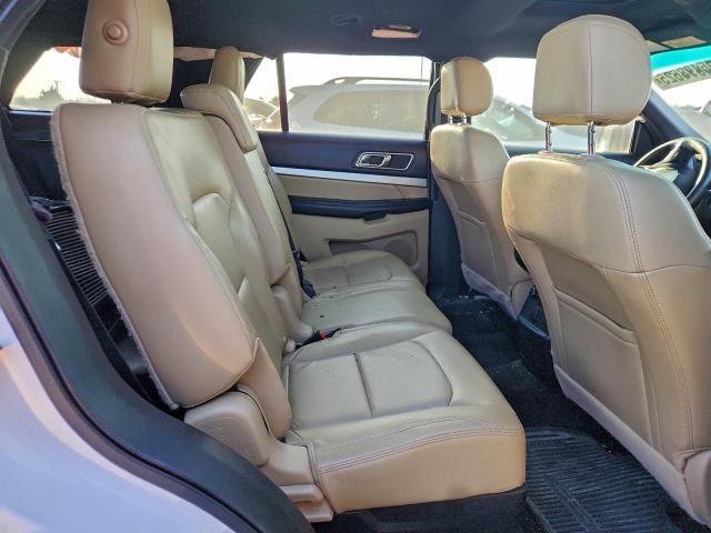 Ford Explorer Xlt Image 11