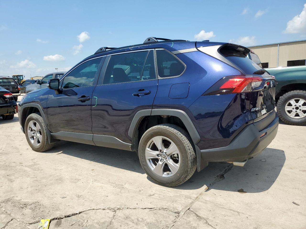 Toyota RAV4 Xle Image 8