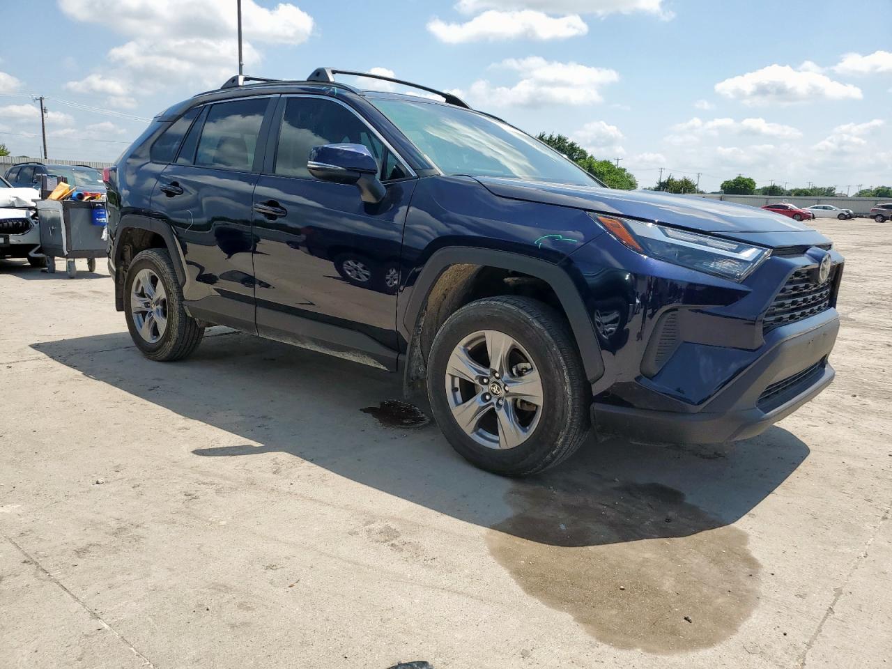 Toyota RAV4 Xle Image 9