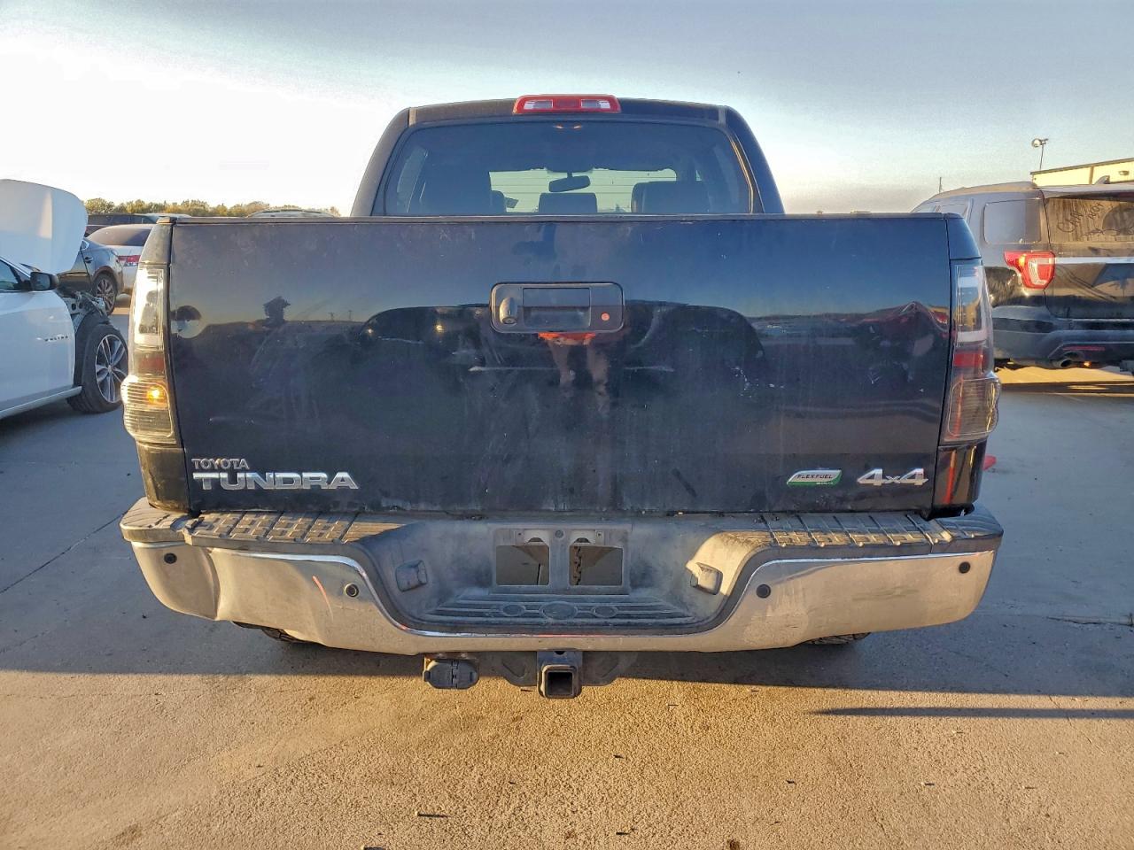 Toyota Tundra Crewmax Limited Image 4