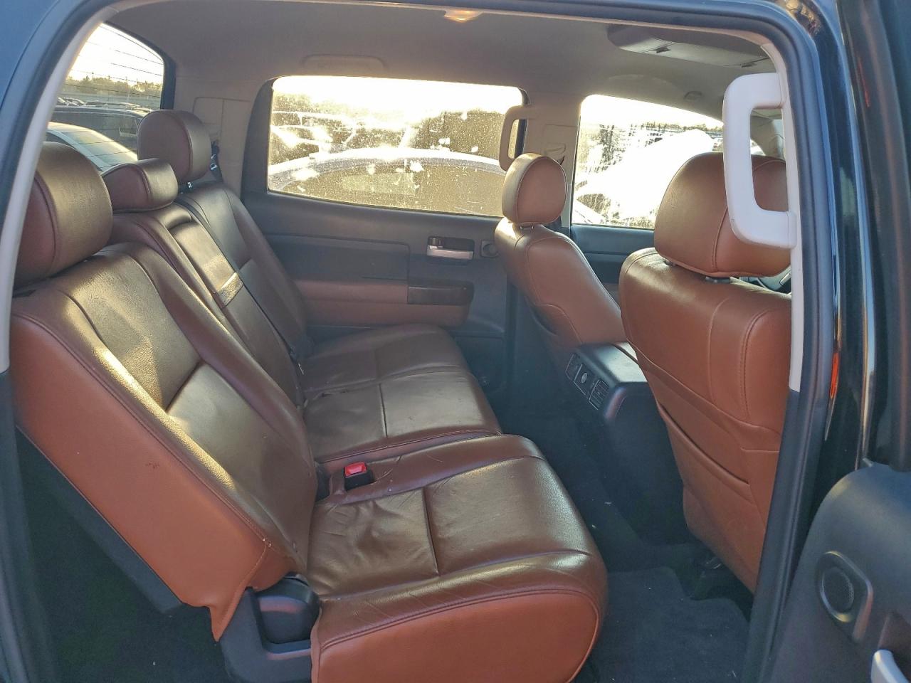 Toyota Tundra Crewmax Limited Image 12