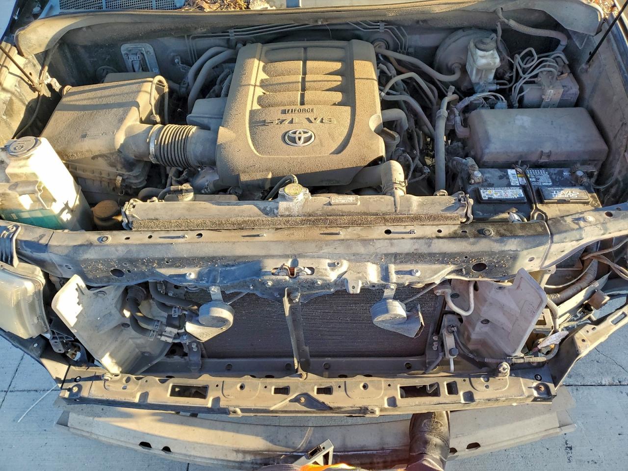 Toyota Tundra Crewmax Limited Image 10