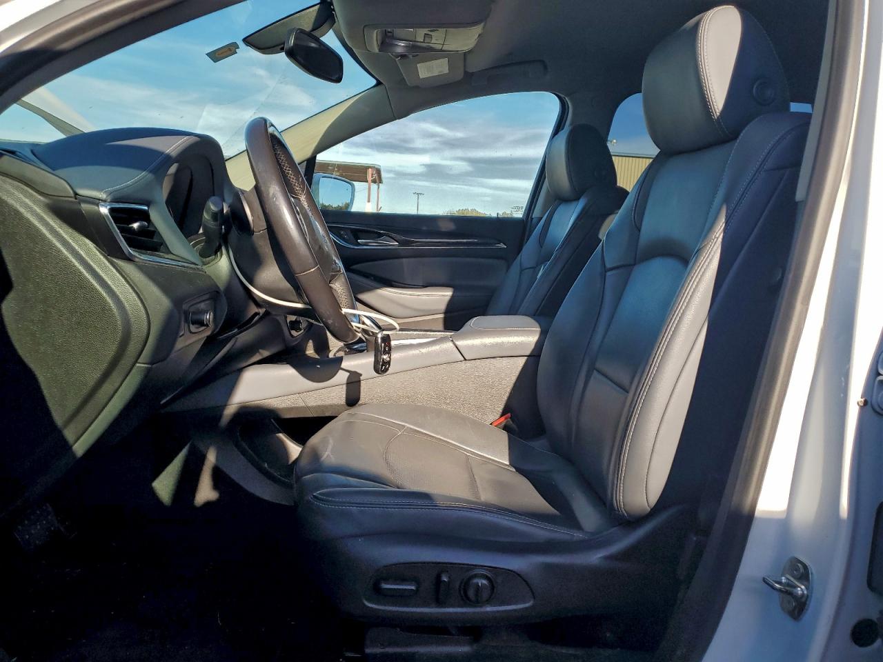 Buick Enclave Essence Image 3