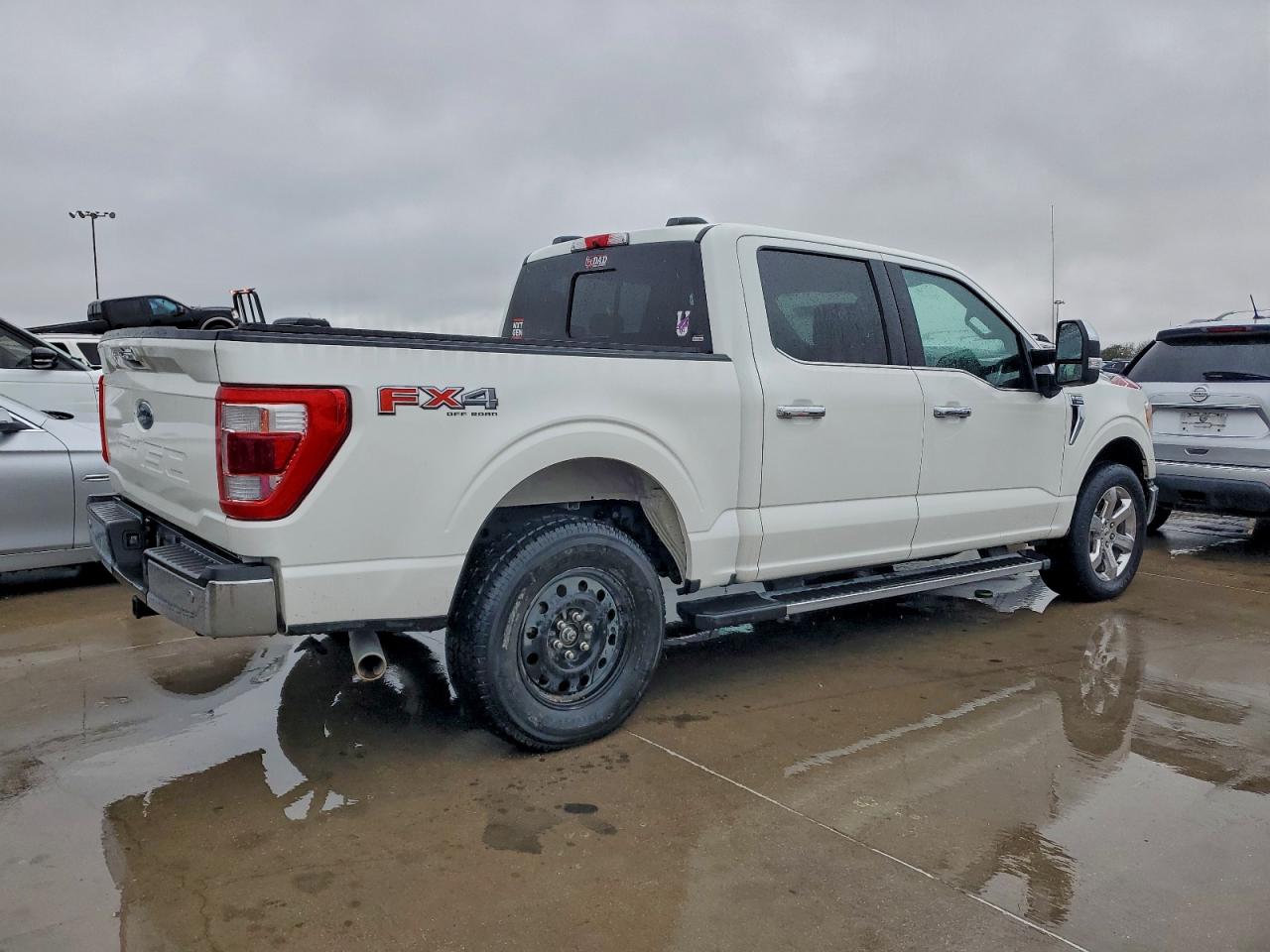 Ford F-150 Supercrew Image 12
