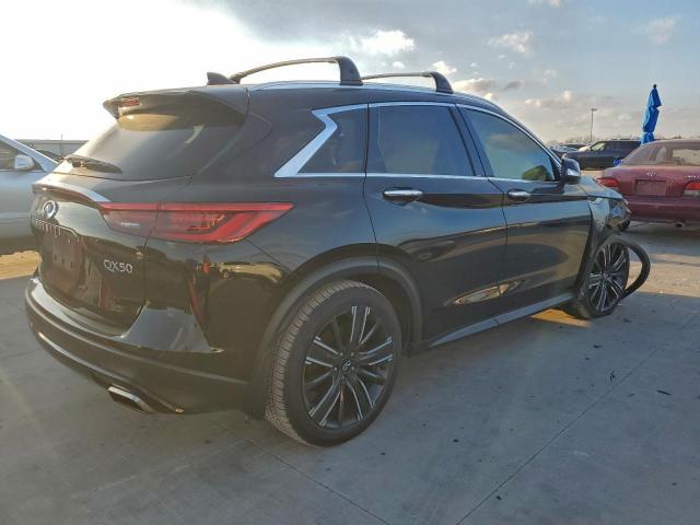 INFINITI Qx Luxe Image 2