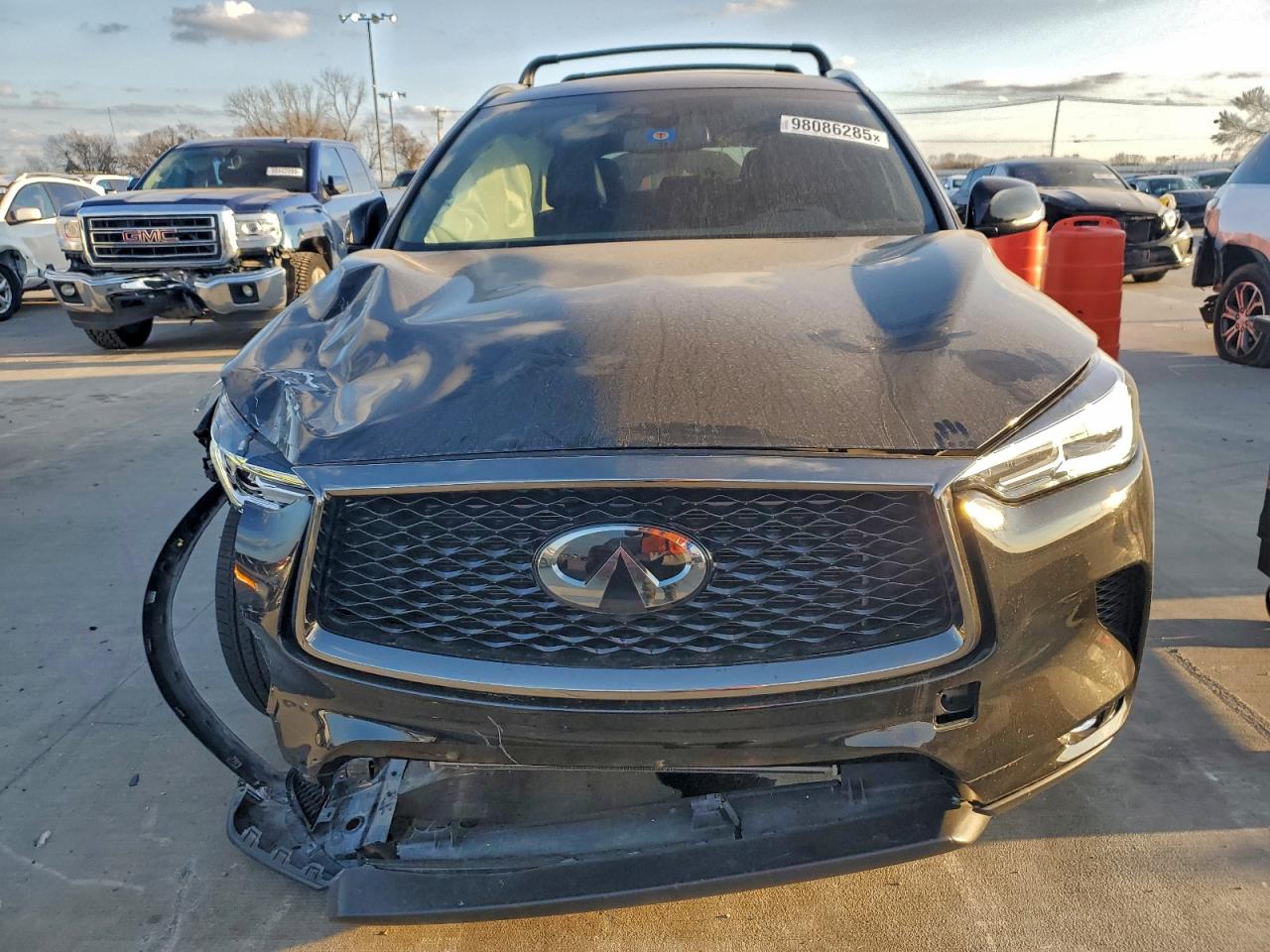 INFINITI Qx Luxe Image 4