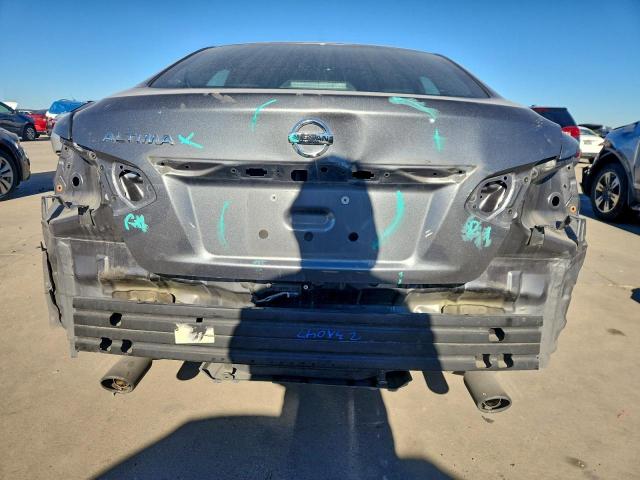 Nissan Altima 2.5 Image 6