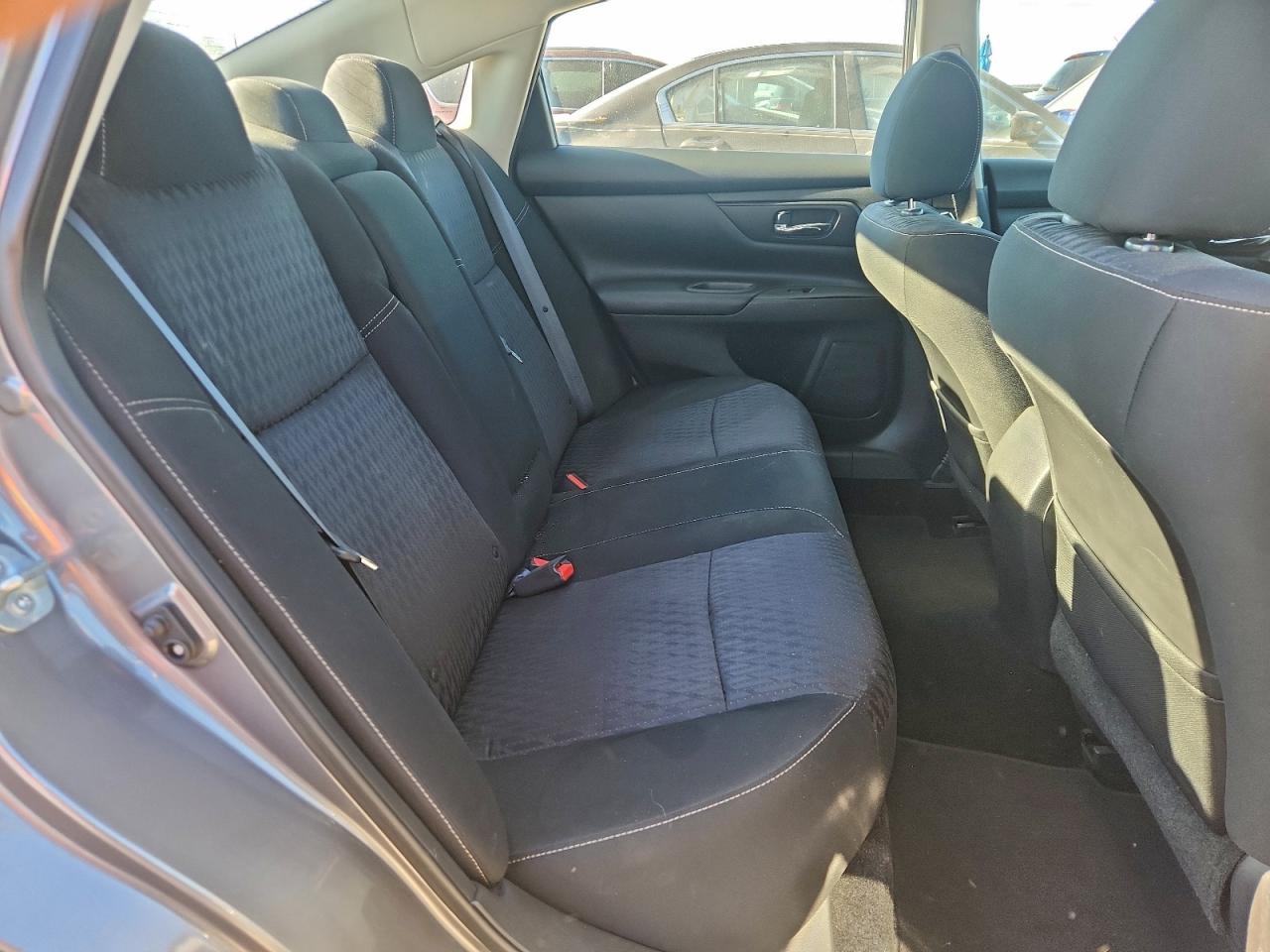 Nissan Altima 2.5 Image 9