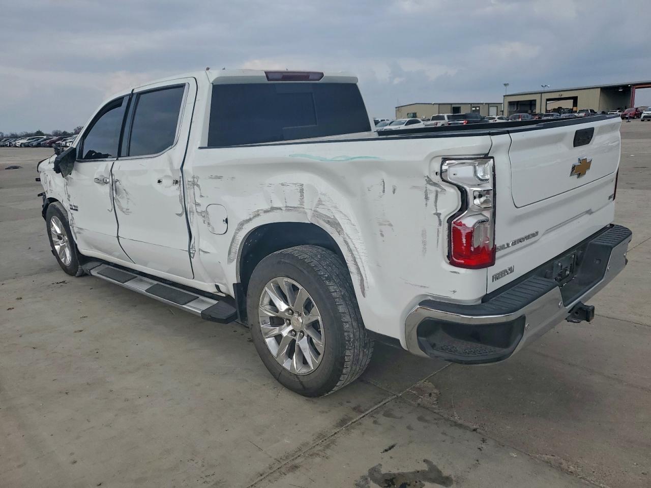 Chevrolet Silverado C1500 Ltz Image 3