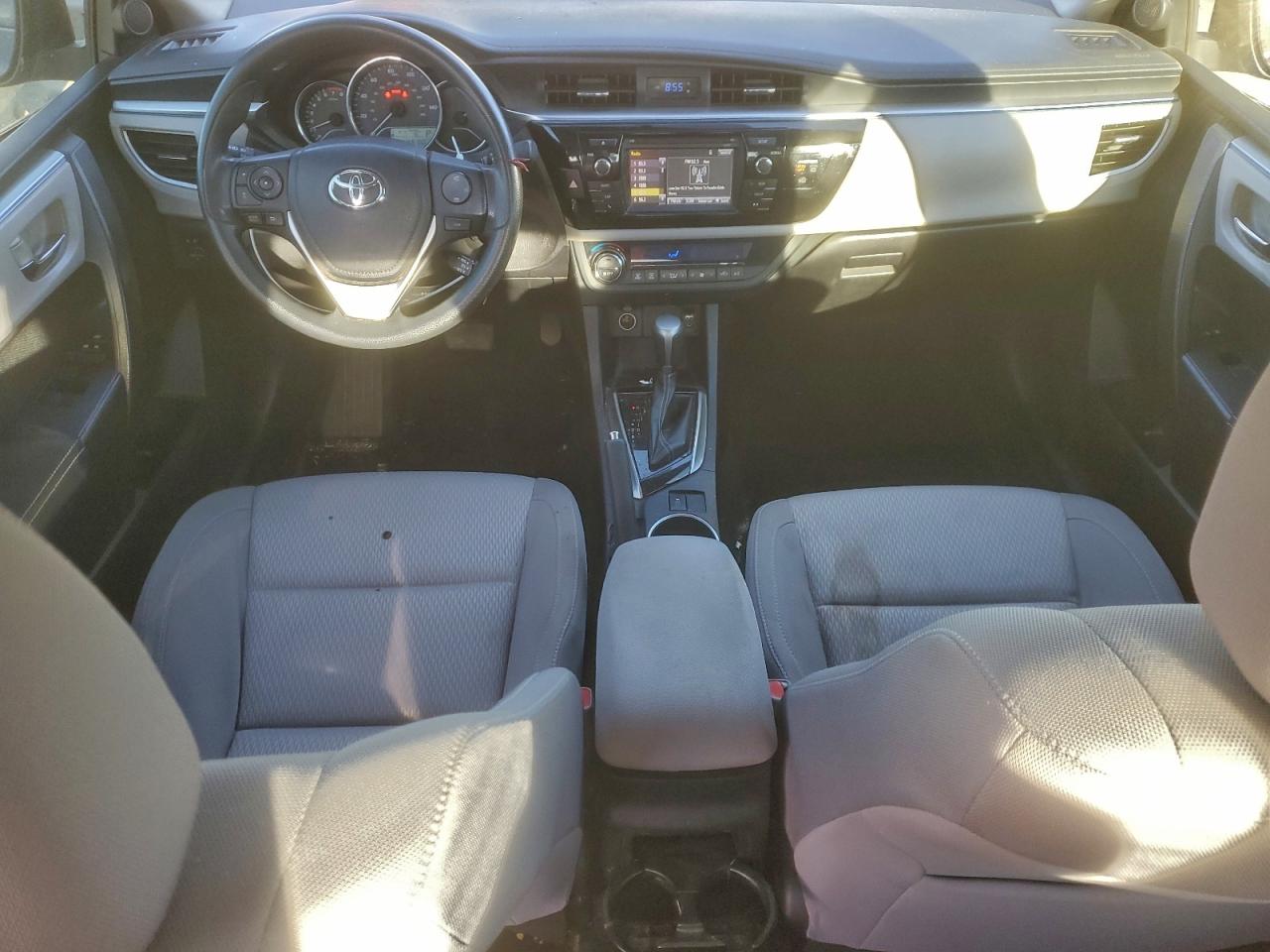 Toyota Corolla L Image 10