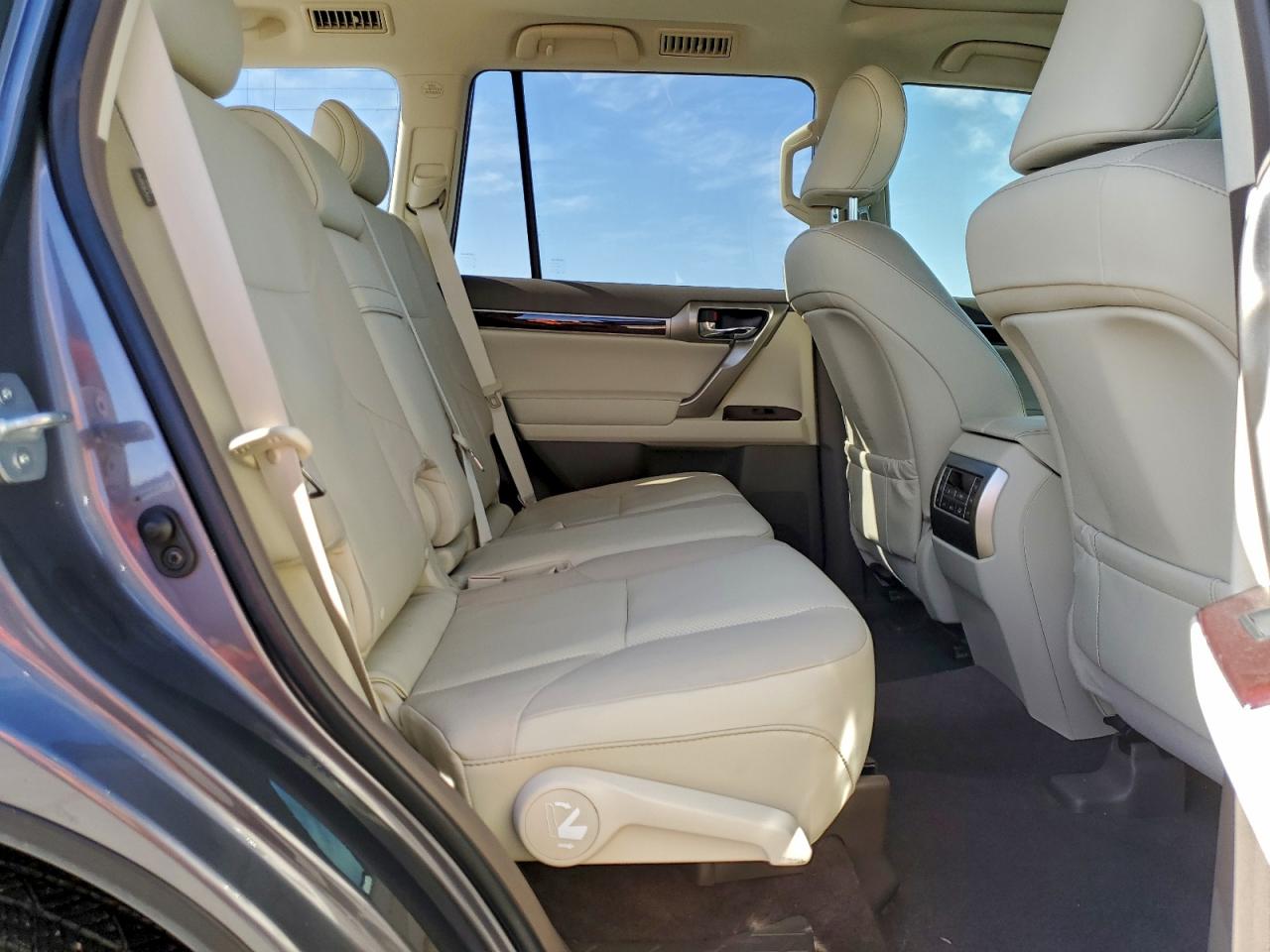 Lexus Gx 460 Image 9