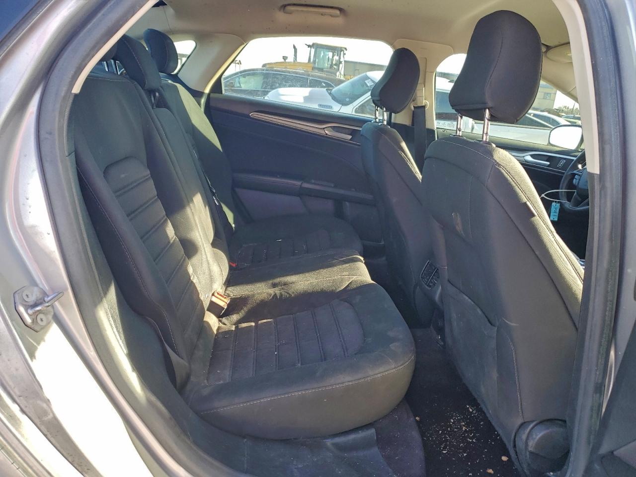 Ford Fusion Se Image 6