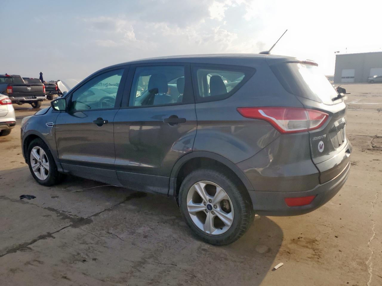 Ford Escape S Image 2