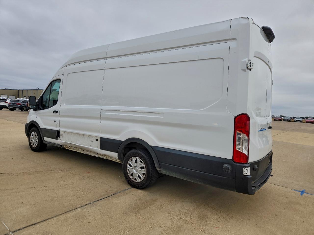 Ford Transit T-350 Image 2