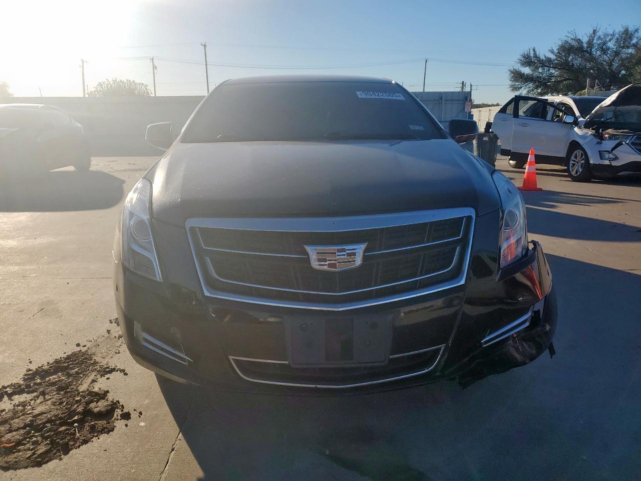 Cadillac XTS Luxury Image 2