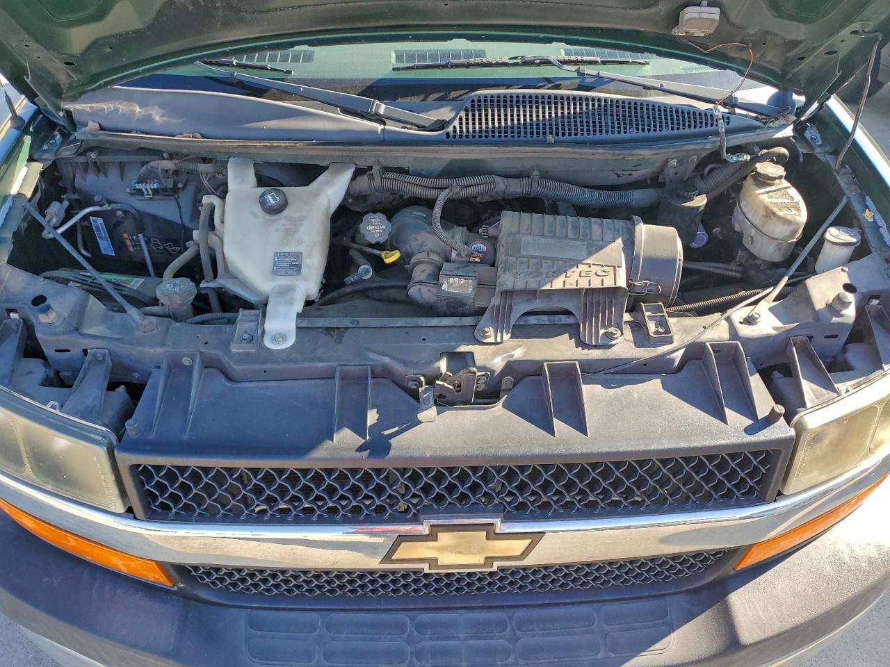 Chevrolet Express Lt Image 12