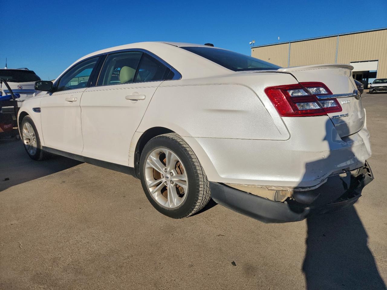 Ford Taurus Sel Image 12