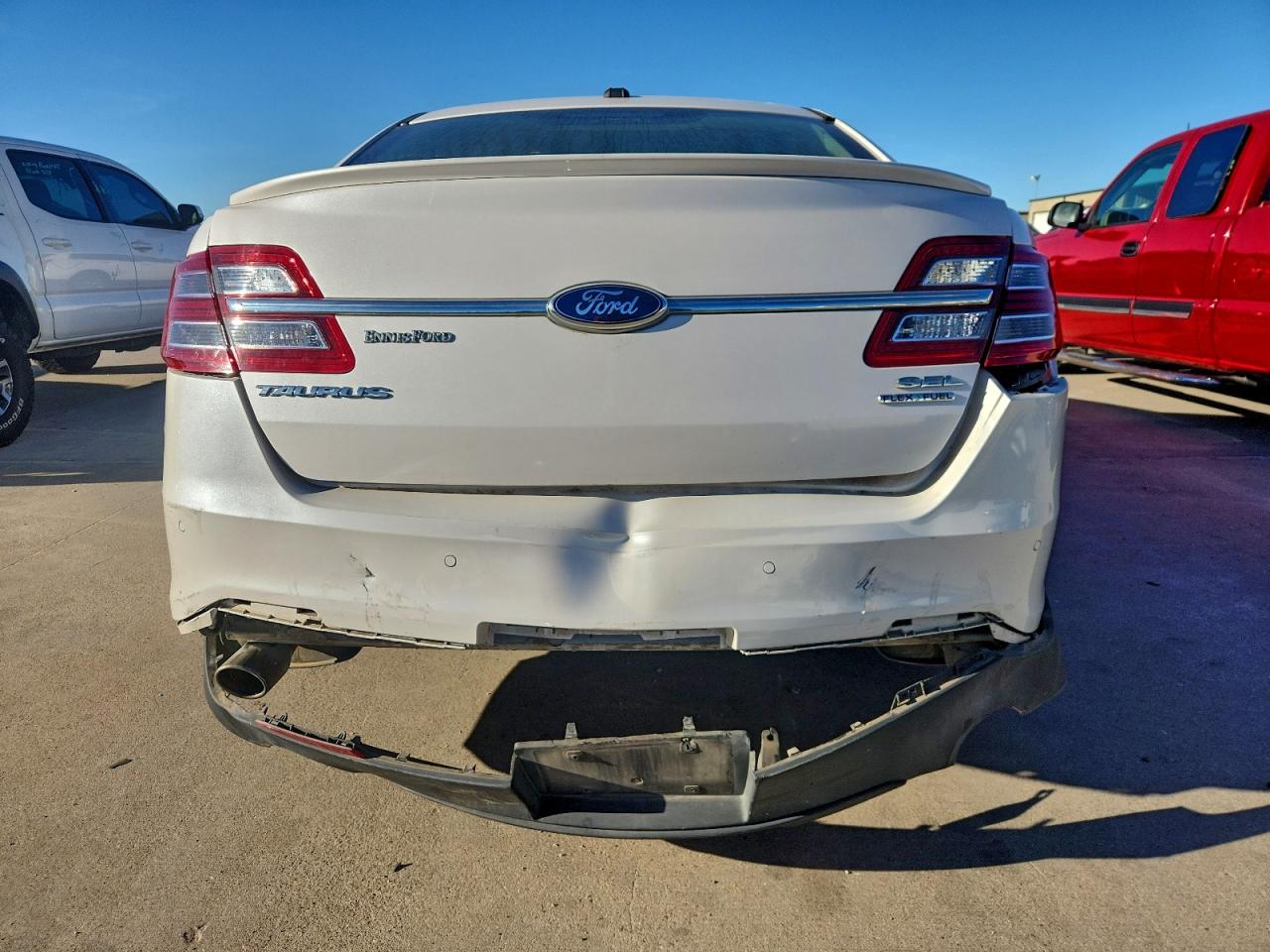 Ford Taurus Sel Image 4