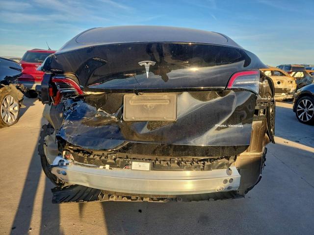 Tesla Model Y Image 5