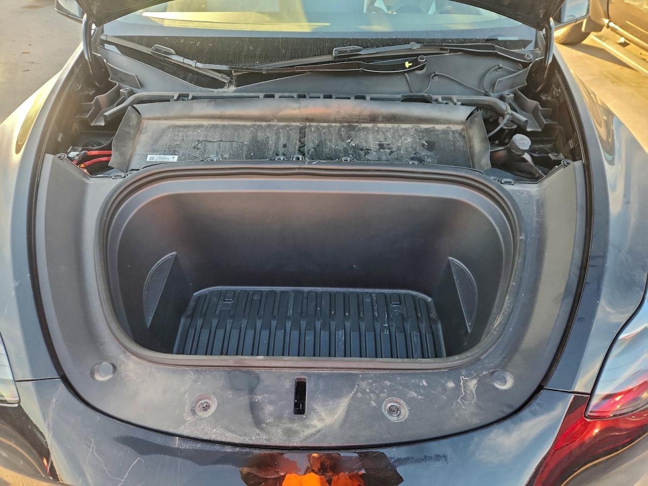 Tesla Model Y Image 12