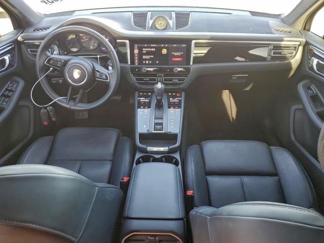 Porsche Macan Base Base Image 10