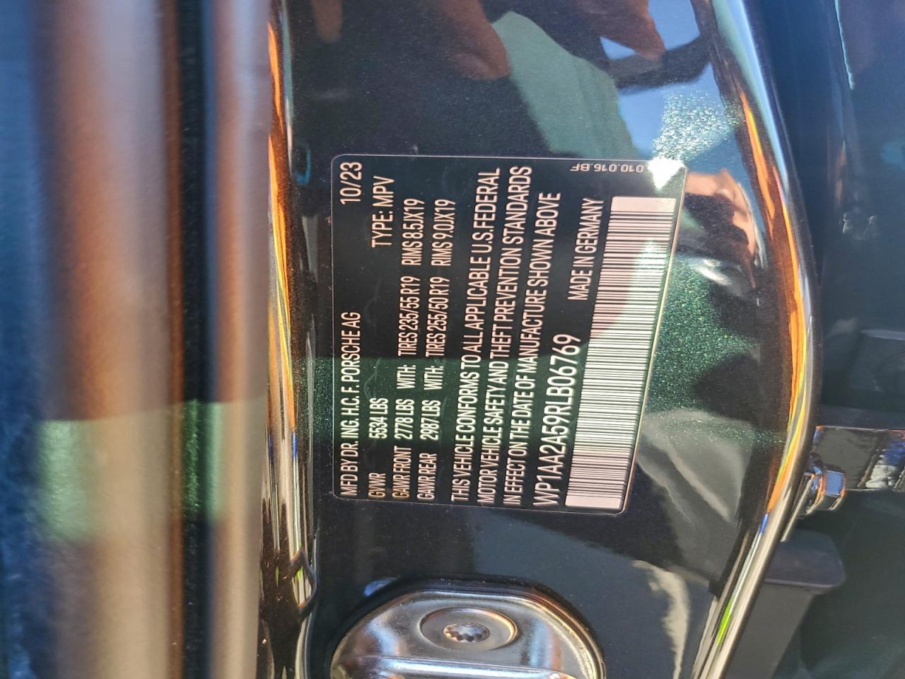 Porsche Macan Base Base Image 9