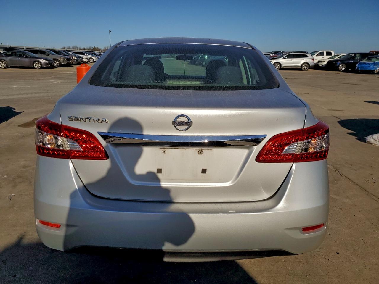 Nissan Sentra S Image 3