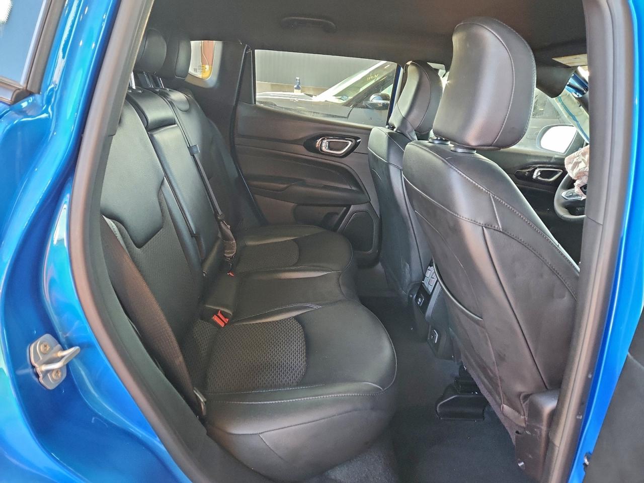 Jeep Compass Latitude Image 13