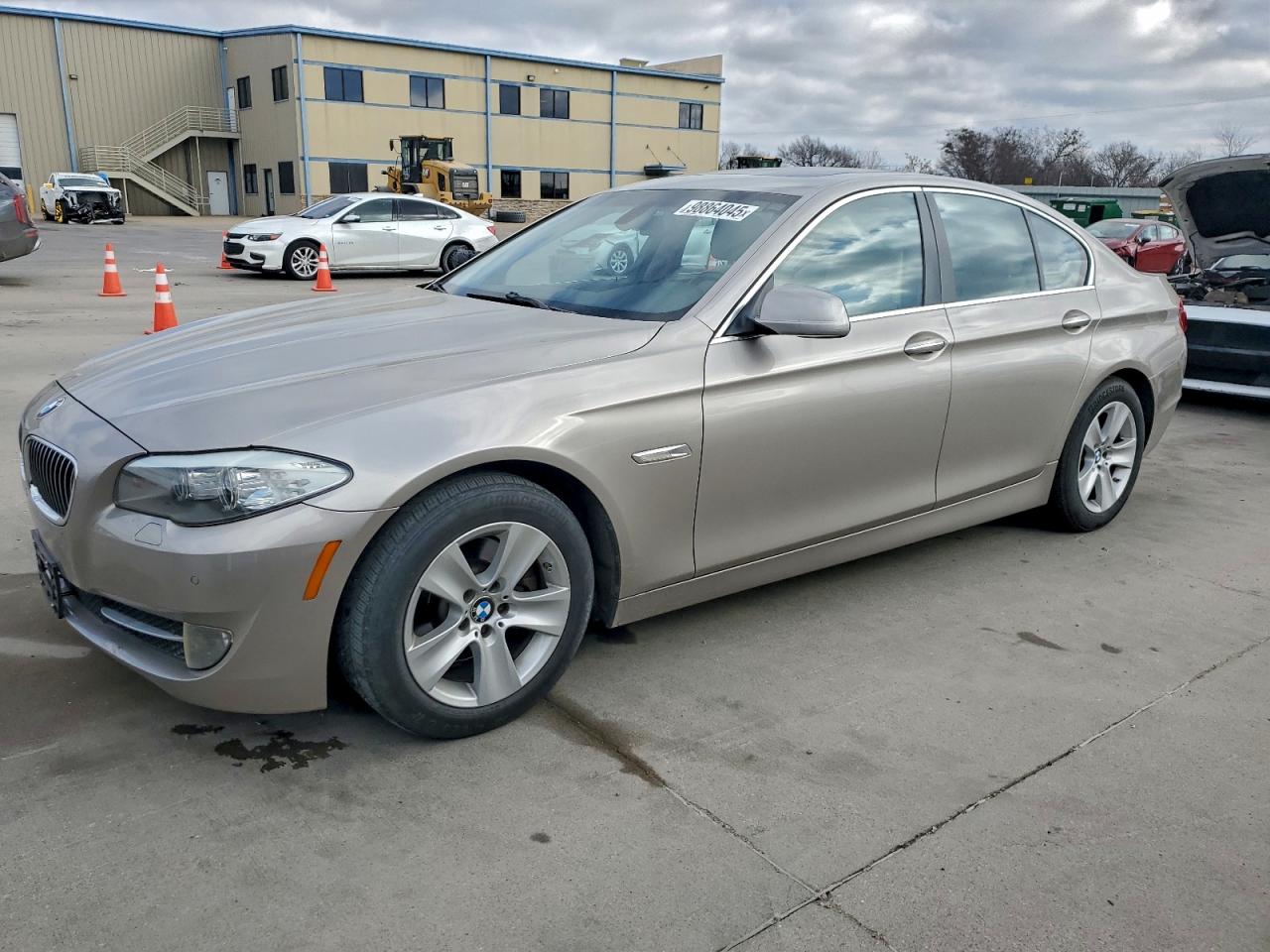 BMW 5 Series I Image 1