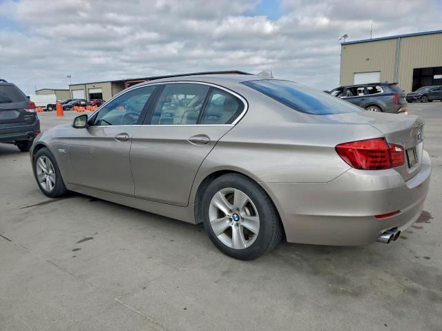 BMW 5 Series I Image 2
