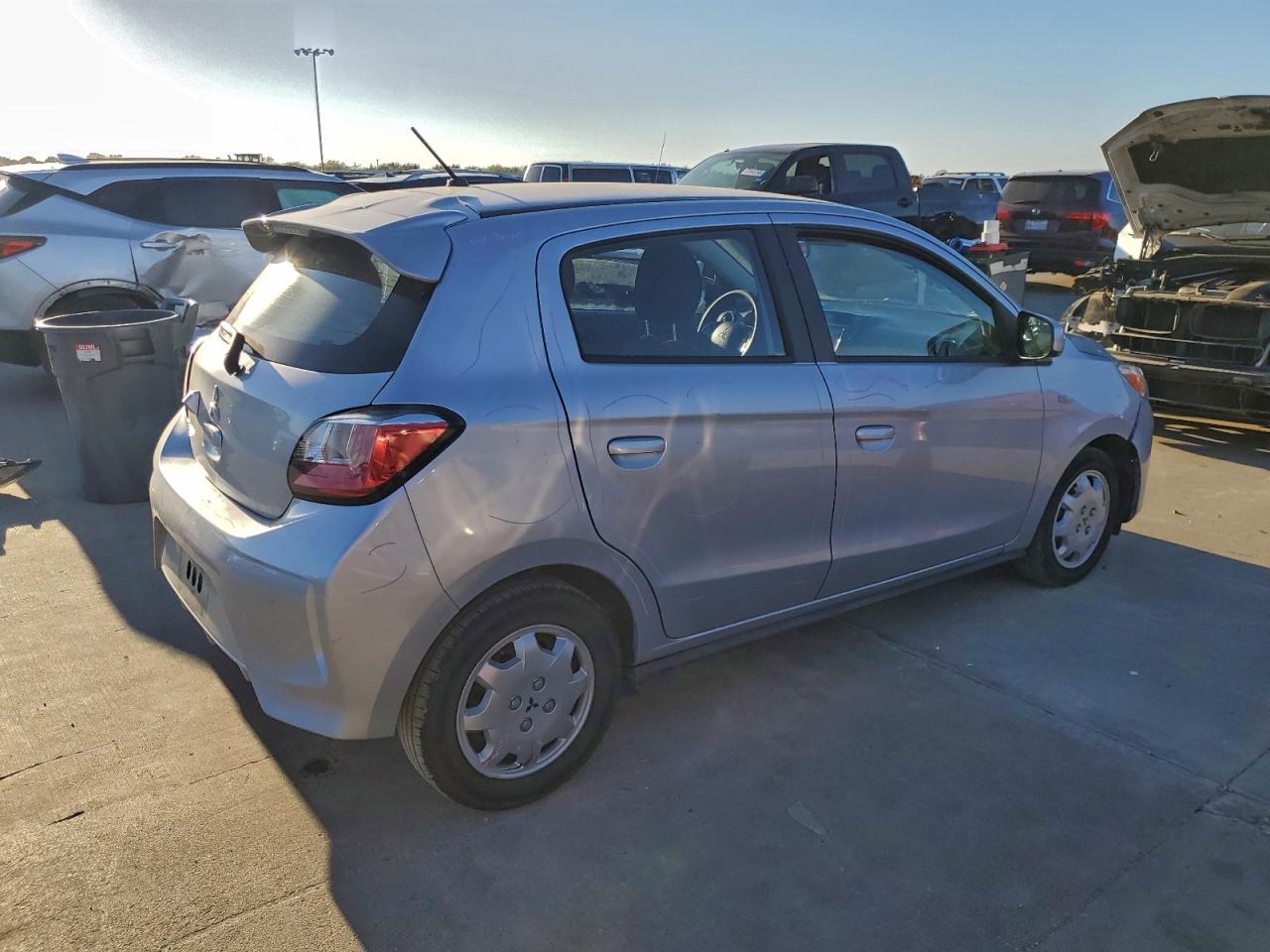 Mitsubishi Mirage Es Image 10