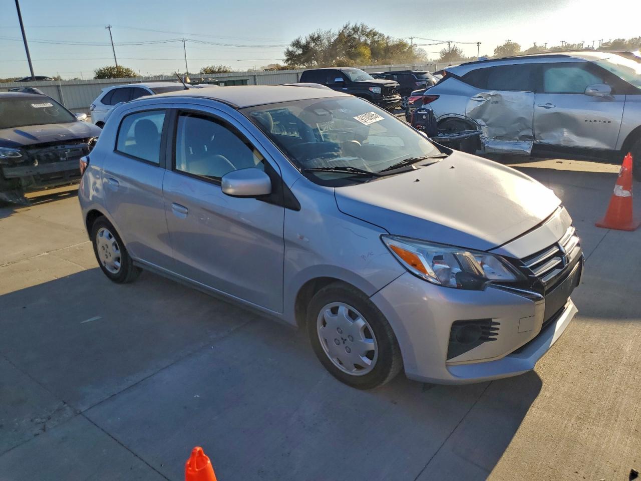 Mitsubishi Mirage Es Image 4