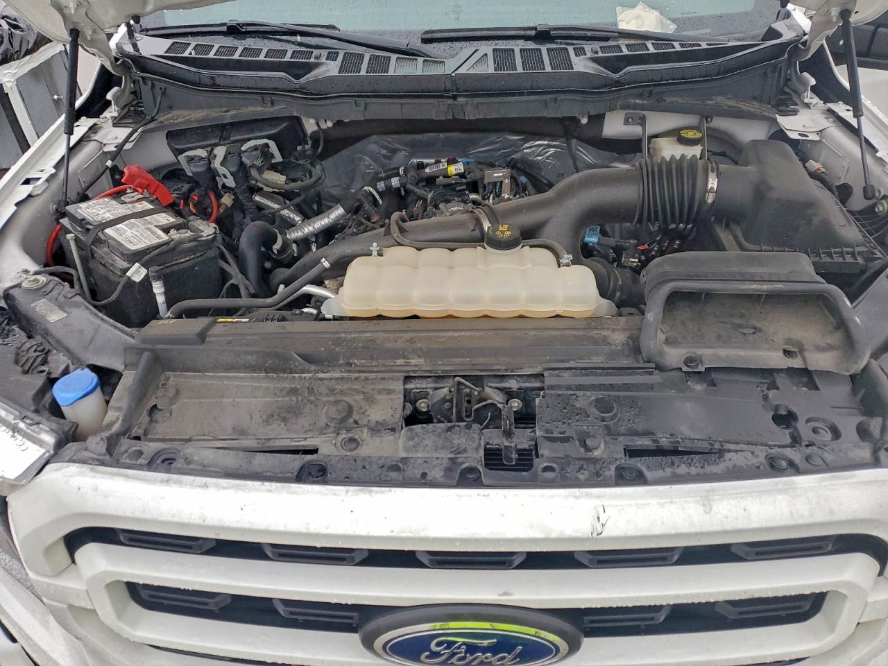 Ford F-150 Supercrew Image 11
