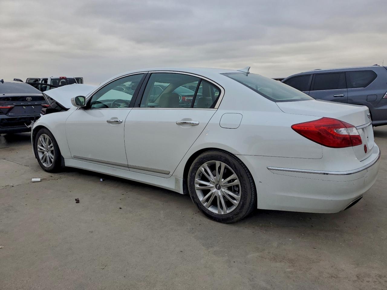 Hyundai Genesis 5.0l Image 3