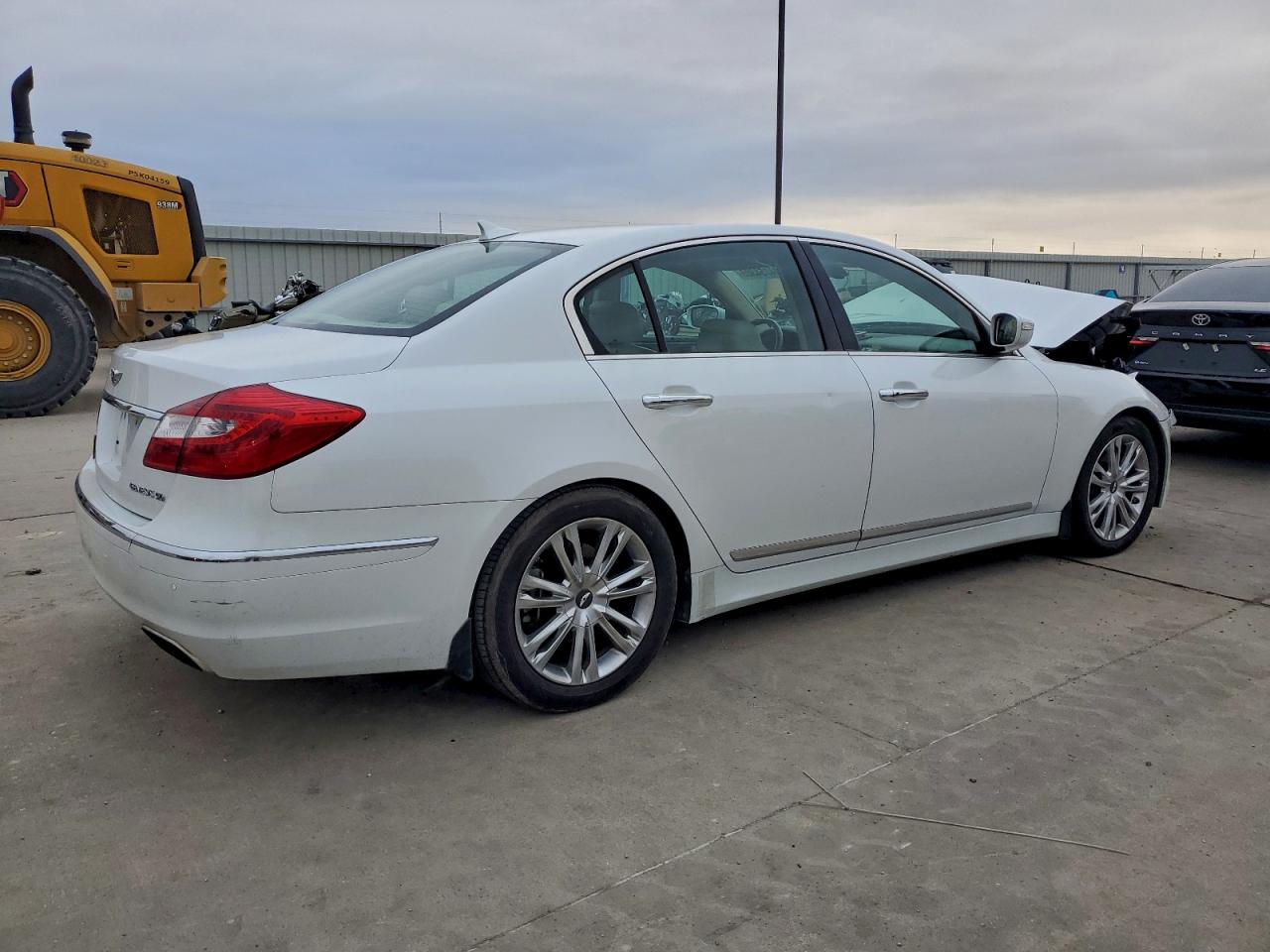 Hyundai Genesis 5.0l Image 2