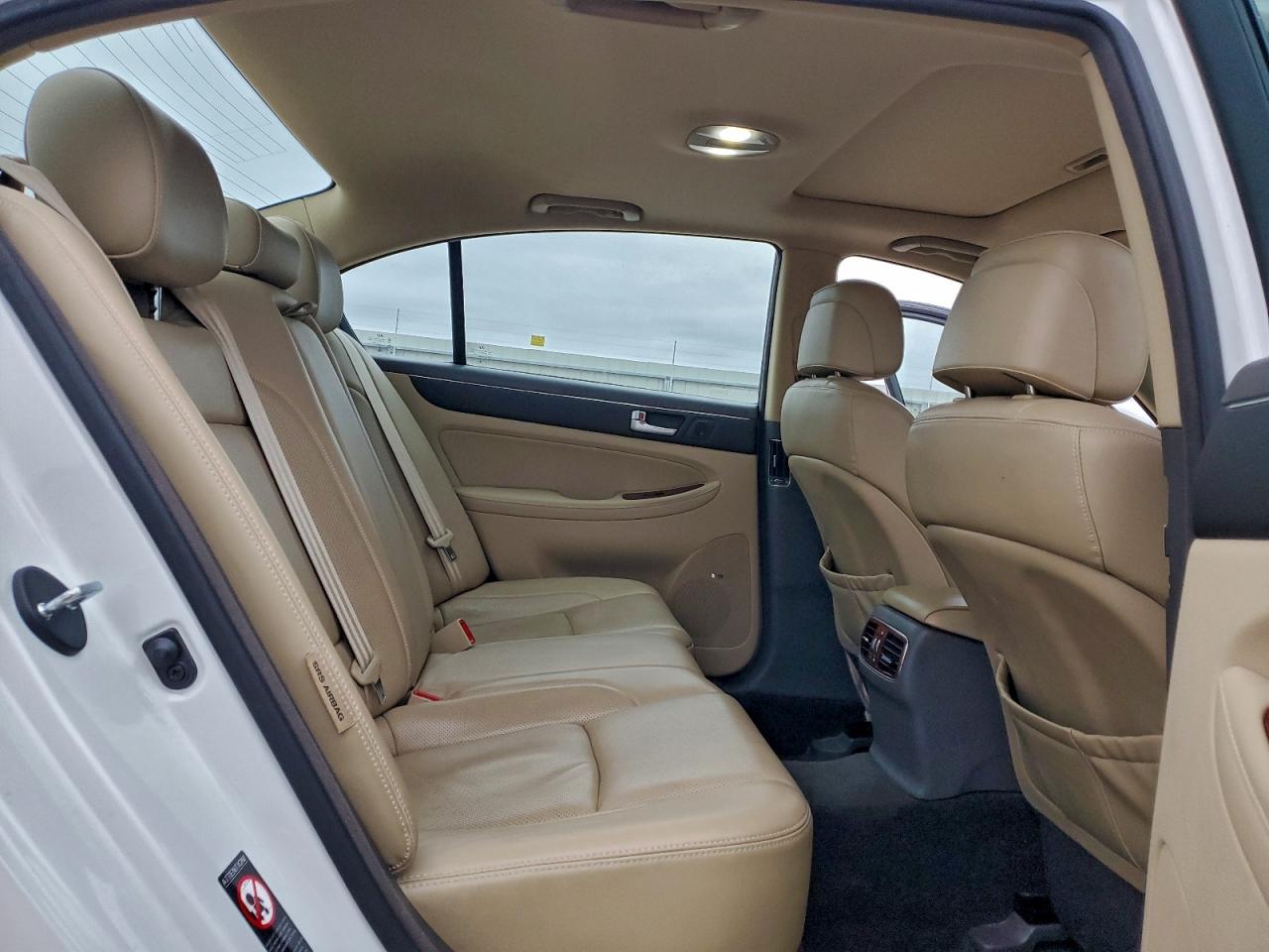 Hyundai Genesis 5.0l Image 7