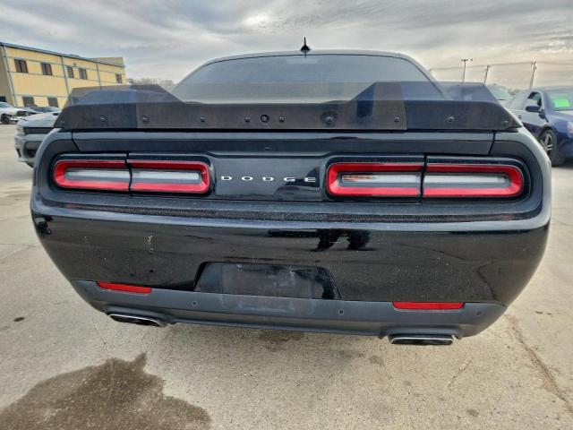 Dodge Challenger R/t Image 8