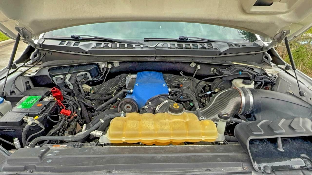 Ford F-150 Supercrew Image 4