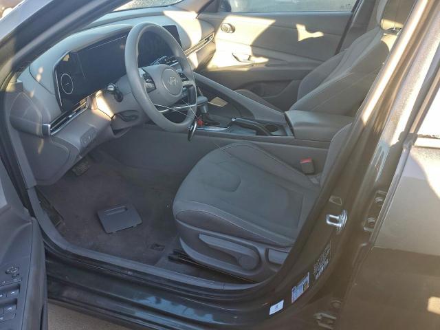 Hyundai ELANTRA Sel Image 3