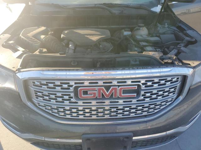 GMC Acadia Denali Image 8